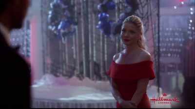 (somber piano music) - Christmas at Graceland: Home for the Holidays