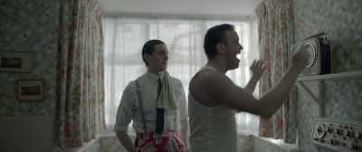 Some 300 police and
marine commanders - The Krays: Mad Axeman