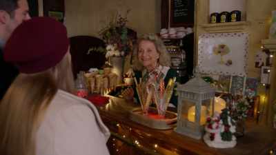 Some ice cream, or a crepe,
or perhaps a hot chocolate? - Joyeux Noel