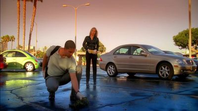 Some kind of melted fabric. - CSI: Miami