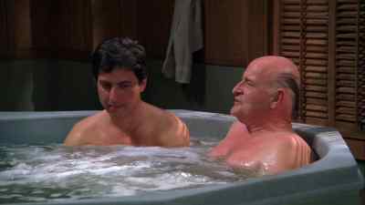 - Some lounge, huh? - Everybody Loves Raymond