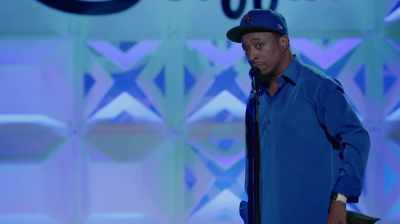 Some motherfucker angel
flyin' around - Eddie Griffin: Undeniable