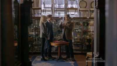 Some people like to use bits
of styrofoam egg carton, - Gourmet Detective: Eat, Drink and Be Buried