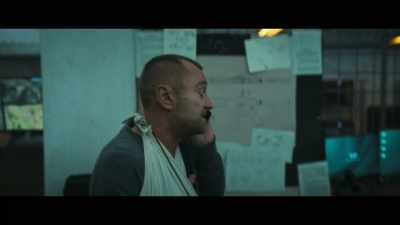 Some visitors showed up. - The Day of the Jackal