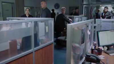Somebody get me Agent
Simons on the phone! - Imposters
