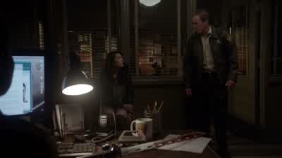 Somebody get these cuffs off of her. - Teen Wolf