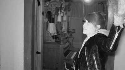 Somebody was hanged
from the tree. - The Holzer Files