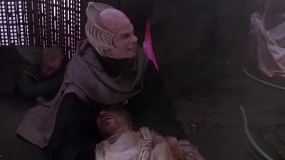 Somebody, help me! - Babylon 5
