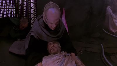 Somebody, help me! - Babylon 5