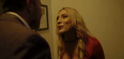 Somebody help,
we have Jeffery Dahmer in here - Hollywould