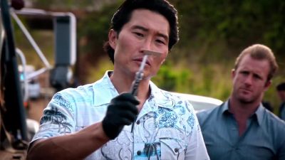 Somebody put a razor blade
in her tire tread. - Hawaii Five-0