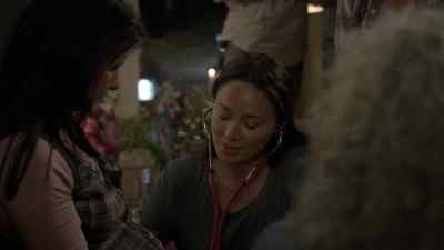 Somebody's up tonight. - Falling Skies
