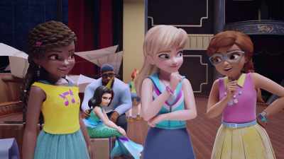 Someone who could really get
inside the mind of an animal. - LEGO Friends: Girls on a Mission