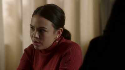 Someone who doesn't want me to
find out who killed Nolan. - Pretty Little Liars: The Perfectionists