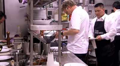 SOMEONE HAS TO FIX
THIS COMPUTER - Kitchen Nightmares