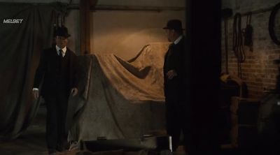 - Someone has taken it.
- But who? - Murdoch Mysteries