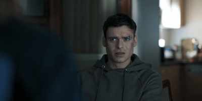 Someone had to access my flat,
carried out a thorough search. - Bodyguard