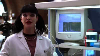 Someone's replacing their samples. - NCIS