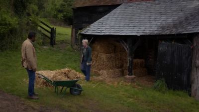 Someone's snooping around. - Midsomer Murders