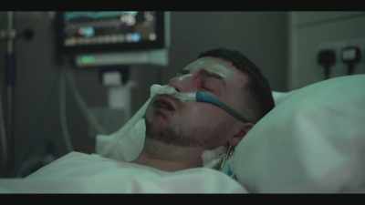 Somethin' ain't right, Katie.
Somethin' ain't right. - Passenger