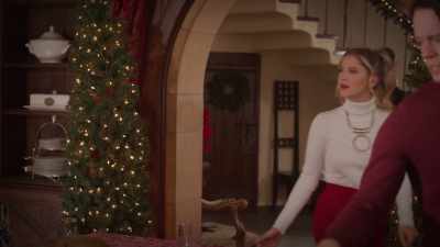 - Something smells amazing!
- Did Raphael come back? - The Case of the Christmas Diamond