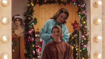 Something stylish
like Jackie Kennedy. - Happy Holidays from Cherry Lane