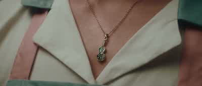 Something to, uh, remember me by. - Killer Whale