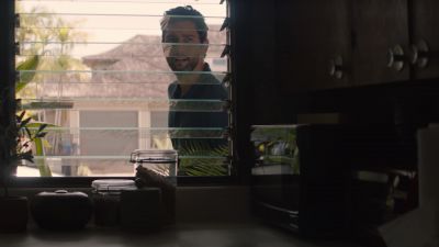 Something went down in there. - NCIS: Hawai'i