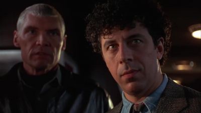 Something's coming in - Under Siege 2: Dark Territory