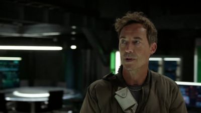 - Something's not right. - DC's Legends of Tomorrow