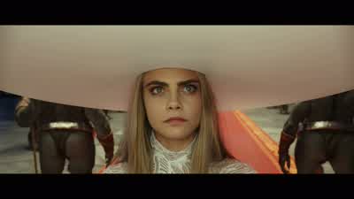 Something's wrong. - Valerian and the City of a Thousand Planets