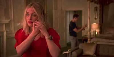 - Something's wrong, I'm coming home.
- No, no, no. No. - Turn Up Charlie