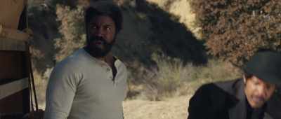 -Something's wrong.
We gotta git.
-What are you talking about? - Outlaw Johnny Black