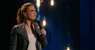 Sometimes older crowd members
could get confused 'cause they're, like, - Taylor Tomlinson: Look at You