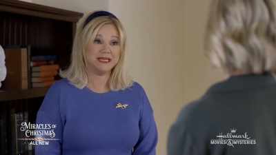Sometimes people
don't know what they want - Debbie Macomber's A Mrs. Miracle Christmas