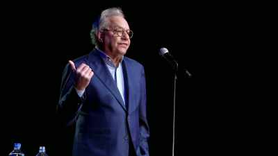 Sometimes when
I'm walking down the street, - Lewis Black: Thanks for Risking Your Life