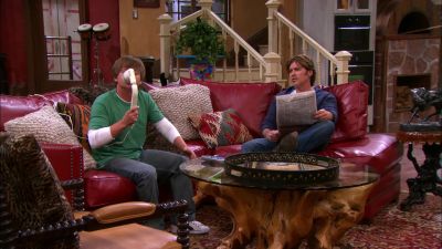 Son, how is that supposed
to help you grow a mustache? - Hannah Montana