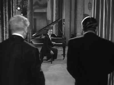 Sonata in A major by Schubert. - A Kiss in the Dark
