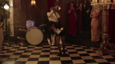 -(song concludes)
-(cheering) - The Last Tycoon