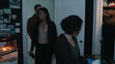 [SONG IN SPANISH PLAYING] - FBI: Most Wanted