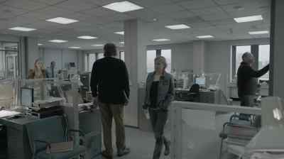 - Sonja saw him.
- We don't know why he's got the bus. - The Bridge