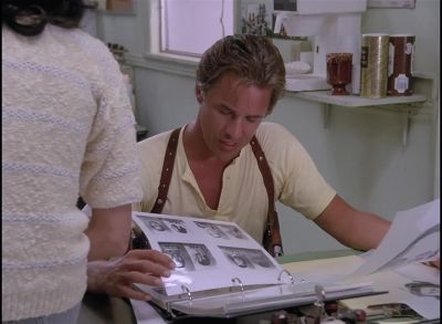 - Sonny? Ricardo?
- I'll call you back. - Miami Vice