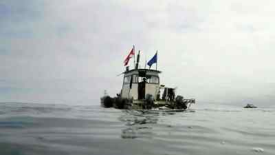 Soon, though,
Emily's dredge - Bering Sea Gold