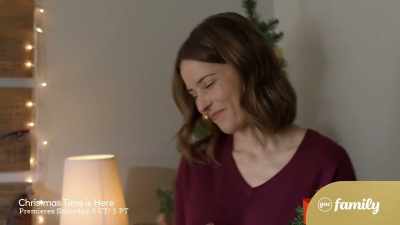 Sophi... Yeah, okay, great.
Yeah, that would explain it. - The Great Christmas Switch