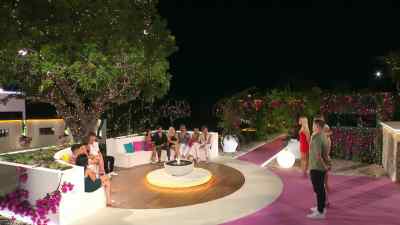 [Sophie] Jordan and Austen, - Love Island Australia