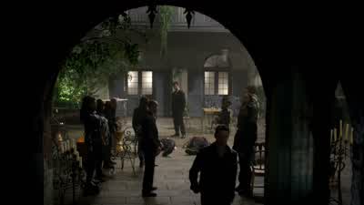 Sophie, the restaurant is an epic disaster... - The Originals
