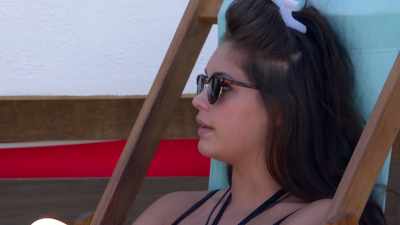 ‐SOPHIE: Yeah.
‐You can crack... Like
he said, you know, - Love Island
