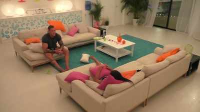 Sophie's using her space - Love Island