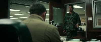 - Sorry about the desk.
- No, no. It's a good kill. - 12 Strong