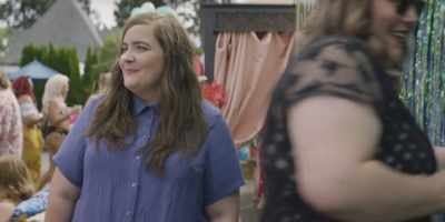 ‐Sorry.
‐Are you guys eating here too, - Shrill